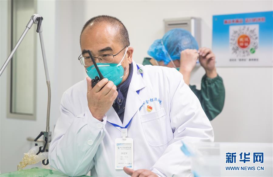 （抗疫先進事跡&middot;圖文互動）（5）張定宇：疫情&ldquo;暴風(fēng)眼&rdquo;里，&ldquo;漸凍&rdquo;之軀與時間賽跑