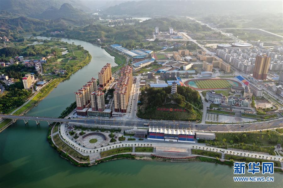 （新華全媒頭條&middot;兩會特別報道&middot;圖文互動）（2）齊心協力 砥礪奮進&mdash;&mdash;2020年全國兩會凝聚起決戰決勝的強大力量