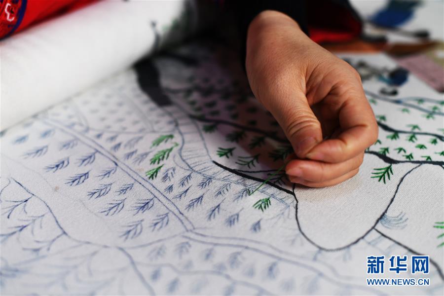 （兩會人物&middot;圖文互動）（2）帶娃、賺錢兩不誤&mdash;&mdash;一位農民工代表眼中的脫貧新工作