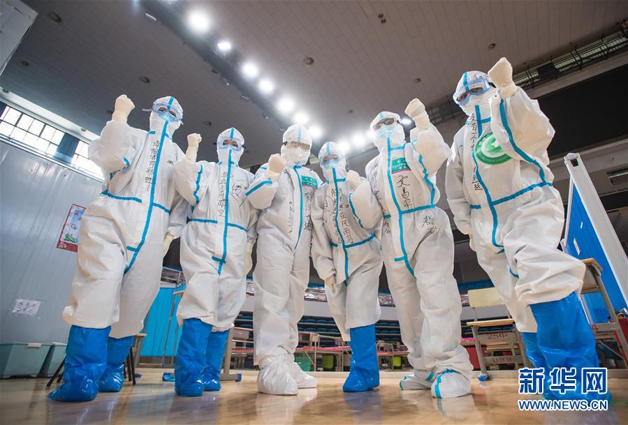 （新華全媒頭條&middot;圖文互動）（1）從人民中汲取磅礴力量&mdash;&mdash;習(xí)近平總書記同出席2020年全國兩會人大代表、政協(xié)委員共商國是紀(jì)實