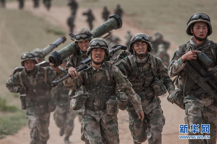 （新華全媒頭條&middot;圖文互動）（13）沿著中國特色強軍之路闊步前進&mdash;&mdash;黨中央、中央軍委領導推進國防和軍隊建設70年紀實