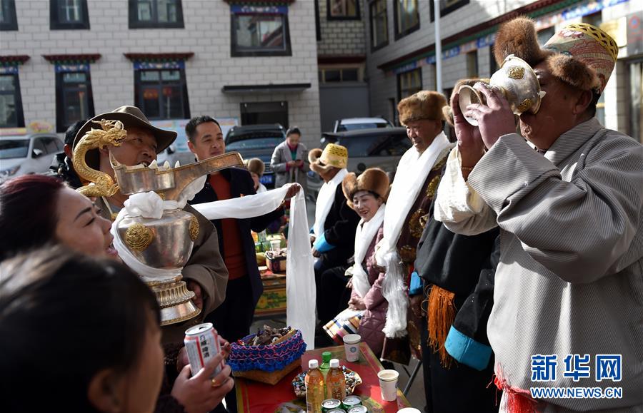 （兩會前夕看落實&middot;圖文互動）（4）格?；ㄩ_ 幸福路寬&mdash;&mdash;西藏落實習(xí)近平總書記全國兩會重要講話精神紀(jì)實