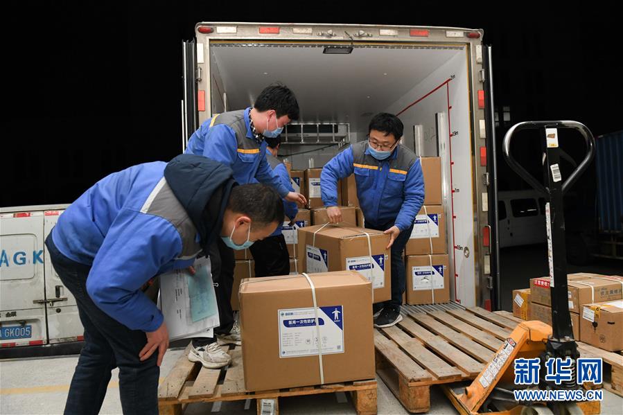 （在習近平新時代中國特色社會主義思想指引下&mdash;&mdash;新時代新作為新篇章&middot;習近平總書記關切事&middot;圖文互動）（2）打好防控&ldquo;主動仗&rdquo;&mdash;&mdash;各地精準施策堅決遏制疫情蔓延