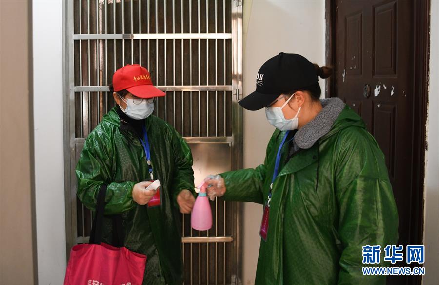 （習近平致敬的戰&ldquo;疫&rdquo;英雄&middot;社區工作者篇&middot;圖文互動）（9）他們，堅守一線戰風雨