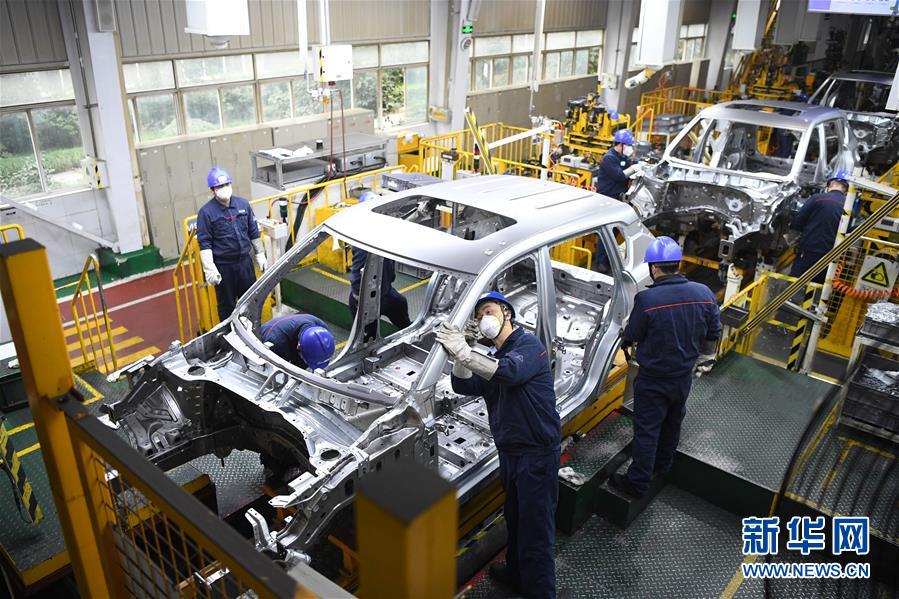 （在習近平新時代中國特色社會主義思想指引下&mdash;&mdash;新時代新作為新篇章&middot;習近平總書記關切事&middot;圖文互動）（2）化&ldquo;危&rdquo;為&ldquo;機&rdquo;　念好&ldquo;新&rdquo;字訣&mdash;&mdash;各地產業(yè)發(fā)展&ldquo;新&rdquo;動向掃描