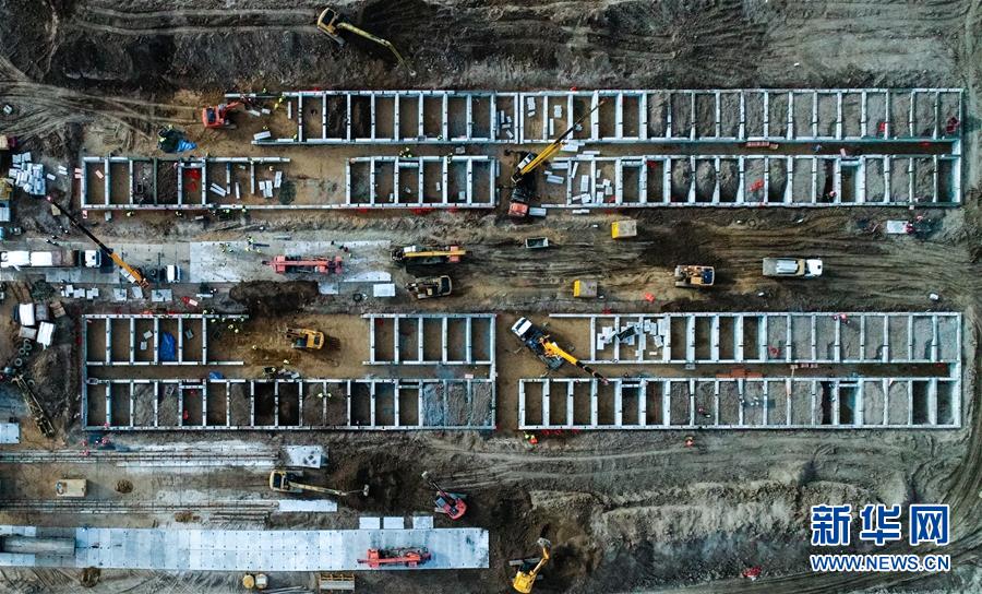 （新華全媒頭條&middot;圖文互動）（15）書寫共建人類命運共同體的戰(zhàn)&ldquo;疫&rdquo;篇章&mdash;&mdash;記習(xí)近平主席推動新冠肺炎疫情防控國際合作　　