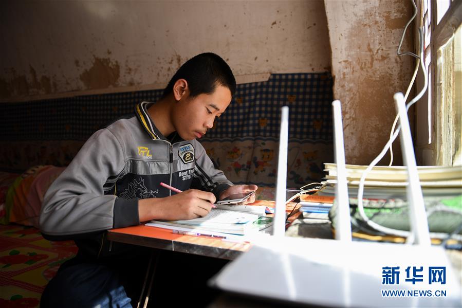 (在習近平新時代中國特色社會主義思想指引下——新時代新作為新篇章·習近平總書記關切事·圖文互動)(7)讓城市更聰明 讓經濟更智慧——各地加快形成數字新動能促經濟社會行穩致遠