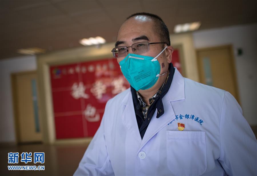 （在習(xí)近平新時(shí)代中國(guó)特色社會(huì)主義思想指引下&mdash;&mdash;新時(shí)代新作為新篇章&middot;習(xí)近平總書(shū)記關(guān)切事&middot;圖文互動(dòng)）（3）錘煉意志　輕裝上陣&mdash;&mdash;黨員干部在一線(xiàn)磨礪閃光故事