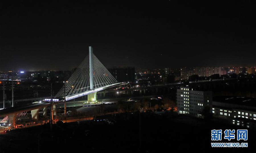 （在習(xí)近平新時(shí)代中國(guó)特色社會(huì)主義思想指引下&mdash;&mdash;新時(shí)代新作為新篇章&middot;習(xí)近平總書(shū)記關(guān)切事&middot;圖文互動(dòng)）（5）新機(jī)遇、新引擎&mdash;&mdash;重大工程重大項(xiàng)目建設(shè)新動(dòng)向觀察