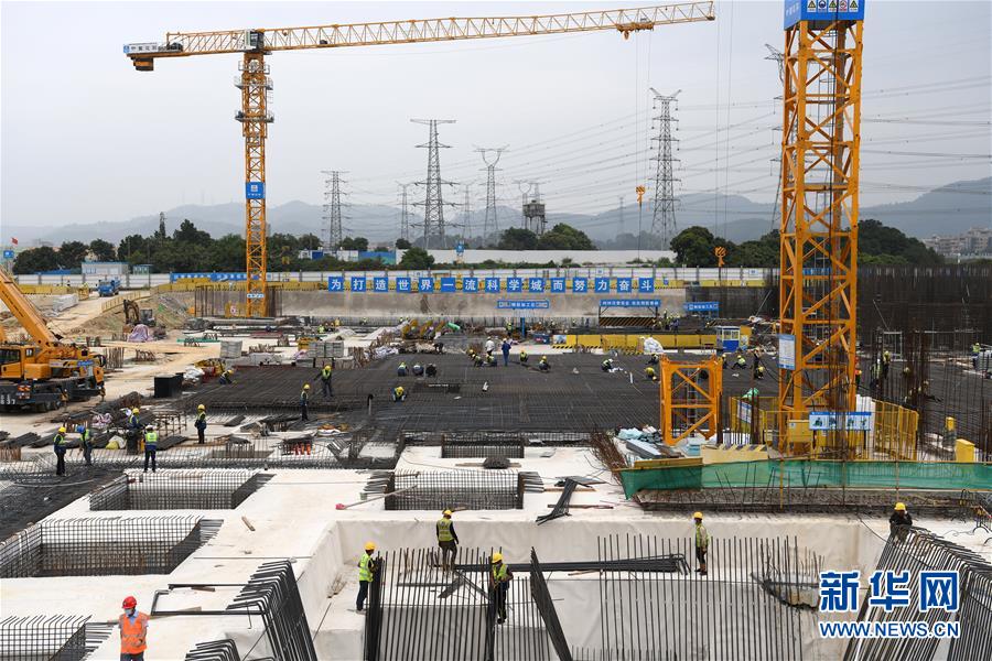 （在習(xí)近平新時(shí)代中國(guó)特色社會(huì)主義思想指引下&mdash;&mdash;新時(shí)代新作為新篇章&middot;習(xí)近平總書(shū)記關(guān)切事&middot;圖文互動(dòng)）（6）新機(jī)遇、新引擎&mdash;&mdash;重大工程重大項(xiàng)目建設(shè)新動(dòng)向觀察