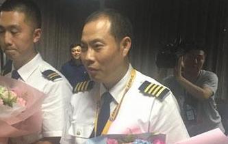 空中驚魂 奇跡備降！&ldquo;英雄機組&rdquo;太牛了