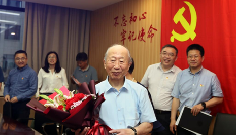 新黨員陳振新：&ldquo;雖已耄耋，紅心向黨！&rdquo;