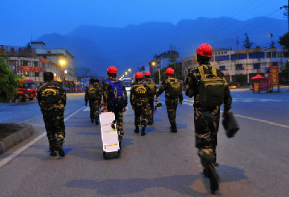 追尋來自家鄉的一支救援隊