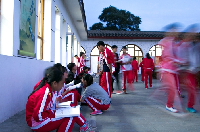 【網絡媒體走轉改】憶長征 續(xù)傳奇：隴原大地打響扶貧攻堅戰(zhàn)