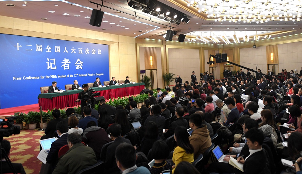 國家發(fā)改委就&ldquo;經(jīng)濟社會發(fā)展與宏觀調(diào)控&rdquo;答問