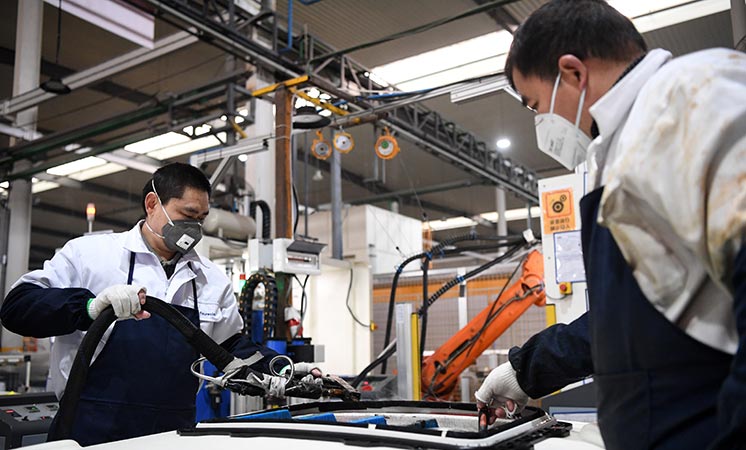 新華社評論員：堅持疫情防控和經濟社會發展&ldquo;兩手抓&rdquo;