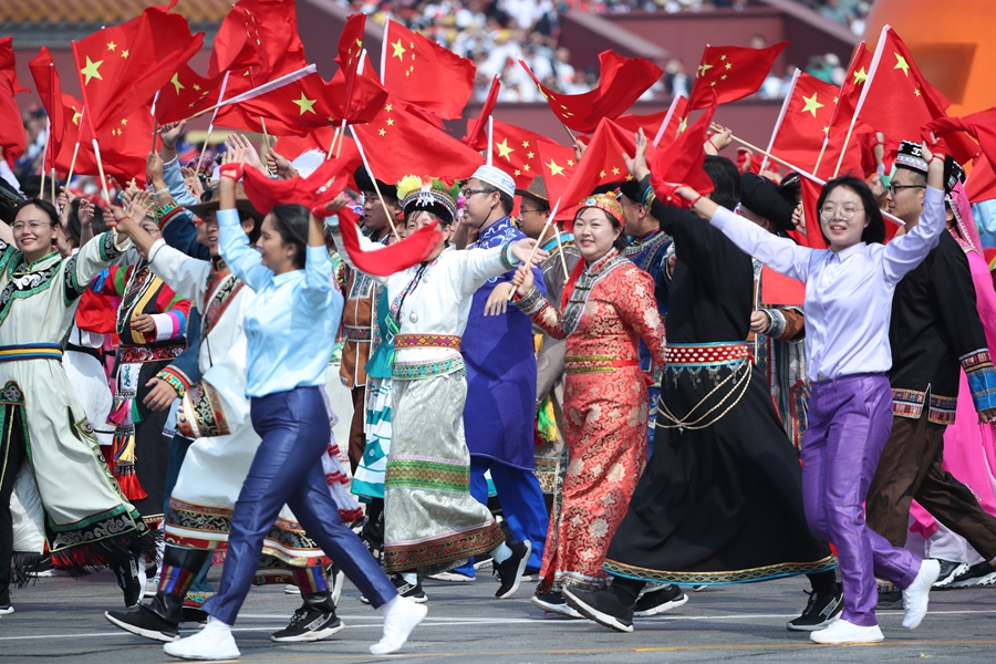 群眾大游行，歡樂(lè)的海洋！