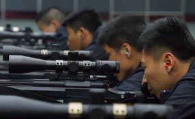 藍劍C位，很酷很忠誠