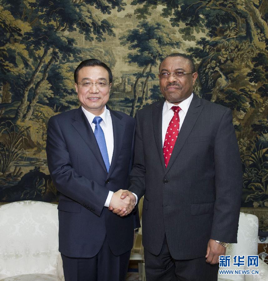 5月4日，中國(guó)國(guó)務(wù)院總理李克強(qiáng)在亞的斯亞貝巴與埃塞俄比亞總理海爾馬里亞姆舉行會(huì)談。  新華社記者 王曄 攝