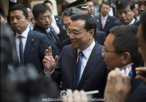李克強(qiáng)：在非中企了解當(dāng)?shù)匚幕拍茉「D片來(lái)源：&ldquo;新國(guó)際&rdquo;微博。