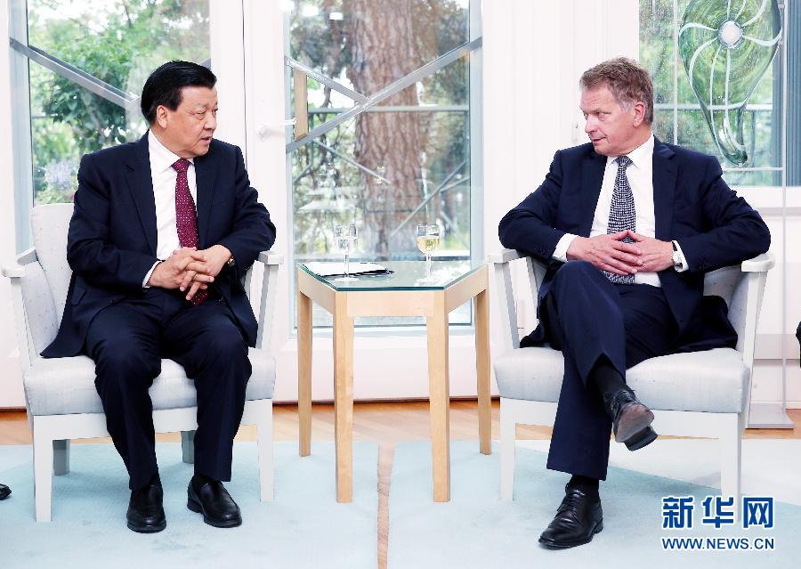 6月12日，中共中央政治局常委、中央書(shū)記處書(shū)記劉云山在赫爾辛基會(huì)見(jiàn)芬蘭總統(tǒng)尼尼斯特。 新華社記者姚大偉攝 