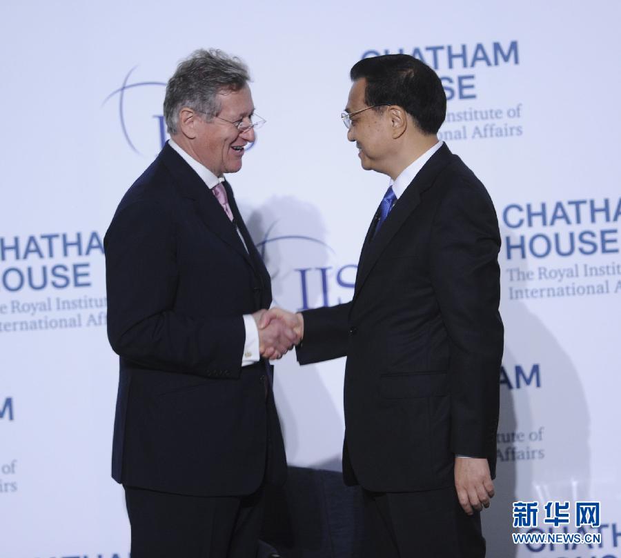  6月18日，國務院總理李克強在倫敦金融城市長官邸面向英國皇家國際問題研究所和國際戰略研究所兩大智庫發表題為《共建包容發展的美好世界》的演講。新華社記者 張鐸 攝 