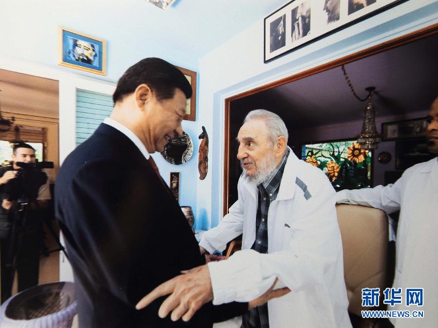 當地時間7月22日，國家主席習近平在哈瓦那親切探望古巴革命領袖菲德爾&middot;卡斯特羅。 新華社發