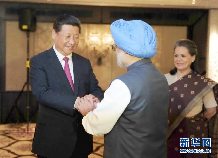 9月19日，國家主席習近平在新德里會見印度國大黨主席索尼婭&middot;甘地和前總理辛格。 新華社記者張鐸攝