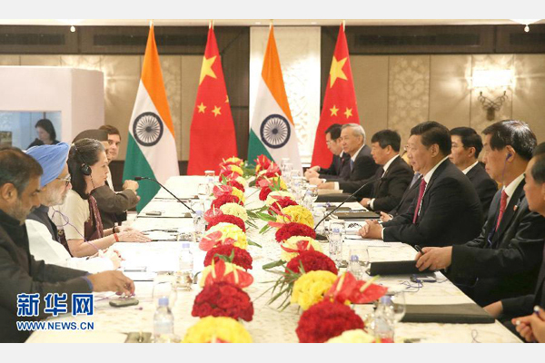 9月19日，國家主席習近平在新德里會見印度國大黨主席索尼婭&middot;甘地和前總理辛格。 新華社記者姚大偉攝