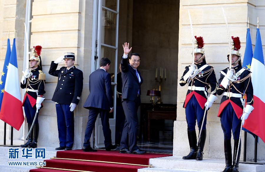 6月30日，中國國務院總理李克強在巴黎總理府同法國總理瓦爾斯舉行會談。 新華社記者 馬占成 攝