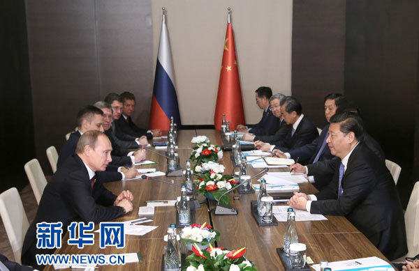 11月15日，國家主席習近平在土耳其安塔利亞會見俄羅斯總統普京。 新華社記者馬占成攝