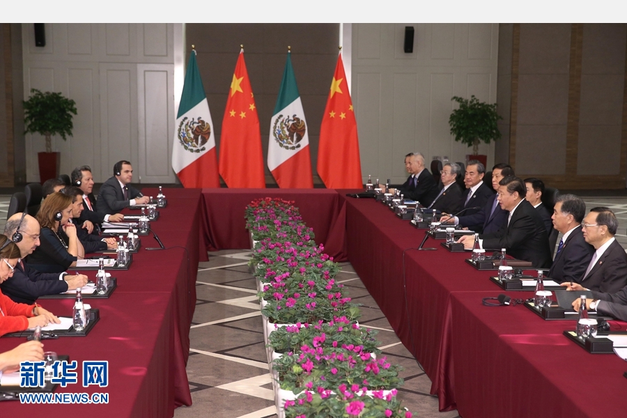 11月16日,國(guó)家主席習(xí)近平在土耳其安塔利亞會(huì)見墨西哥總統(tǒng)培尼亞。 新華社記者 馬占成 攝 11月16日,國(guó)家主席習(xí)近平在土耳其安塔利亞會(huì)見墨西哥總統(tǒng)培尼亞。 新華社記者 馬占成 攝
