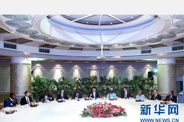 12月5日,國家主席習近平在約翰內斯堡再次集體會見17位非洲國家領導人。 新華社記者 姚大偉 攝 12月5日,國家主席習近平在約翰內斯堡再次集體會見17位非洲國家領導人。 新華社記者 姚大偉 攝