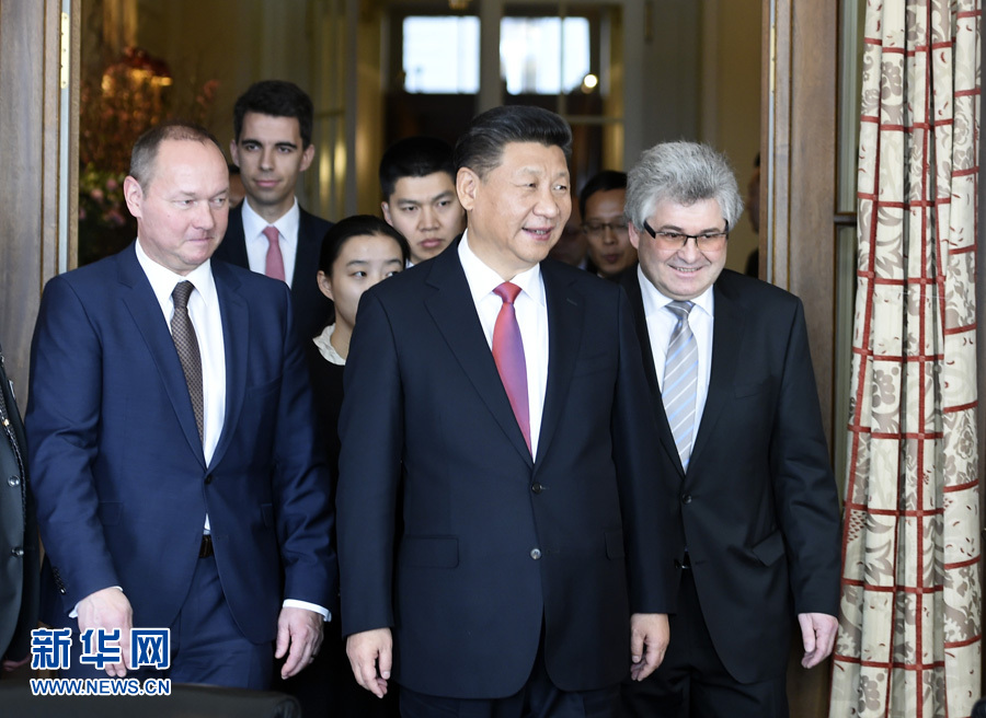 1月16日，國家主席習近平在伯爾尼會見瑞士聯邦國民院議長施塔爾和聯邦院議長比紹夫貝爾格。 新華社記者 謝環馳 攝