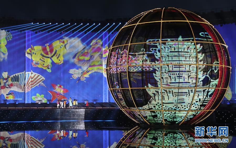 （新華全媒頭條&middot;上合青島峰會&middot;圖文互動）（3）攜手前進，開啟上合發(fā)展新征程 &mdash;&mdash;習近平主席主持上合組織青島峰會 并舉行系列活動紀實