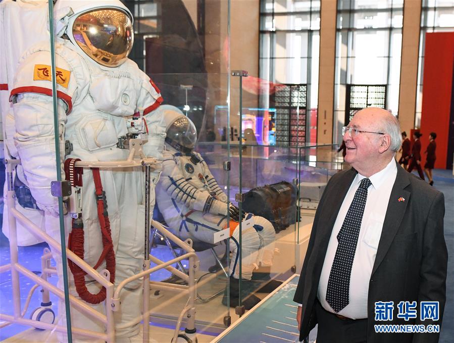 （文化）（2）&ldquo;偉大的變革&mdash;&mdash;慶祝改革開(kāi)放40周年大型展覽&rdquo; 迎來(lái)外賓專(zhuān)場(chǎng)