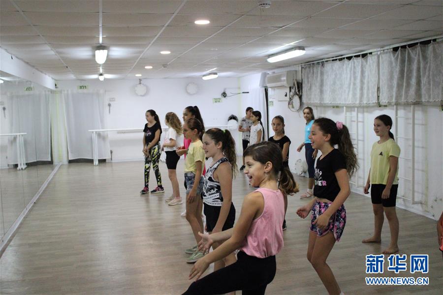 （國際&middot;圖文互動）（2）通訊：以黎邊境防空洞里的舞蹈課