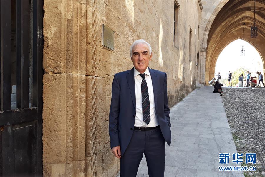 （習(xí)近平出訪配合稿&middot;圖文互動）專訪：&ldquo;與習(xí)主席見面是我人生的獨特經(jīng)歷&rdquo;&mdash;&mdash;訪希臘羅德島愛琴海學(xué)院負責(zé)人斯庫爾托斯