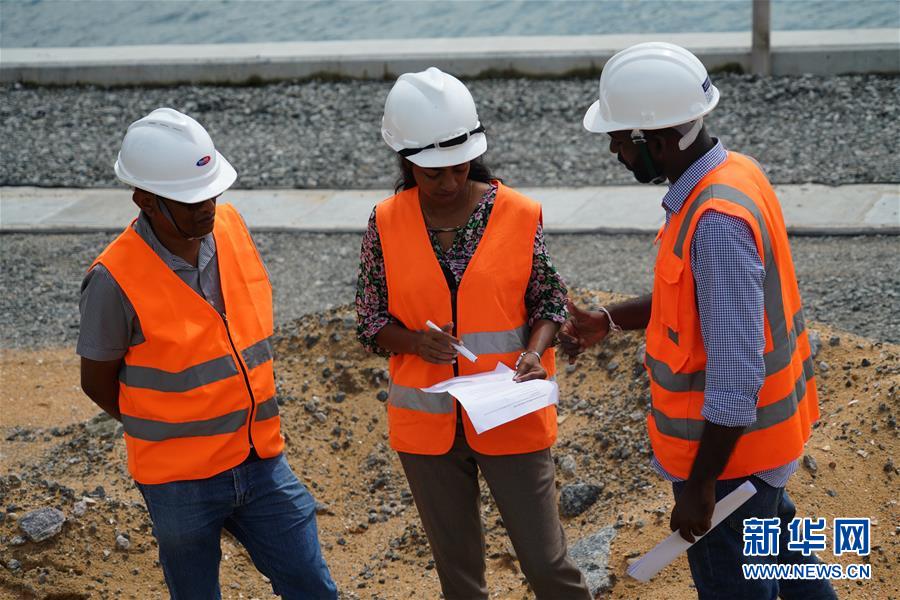 （國際&middot;圖文互動）（4）通訊：&ldquo;五年我們為斯里蘭卡造出一片新土地&rdquo;&mdash;&mdash;科倫坡港口城人的自豪與希冀