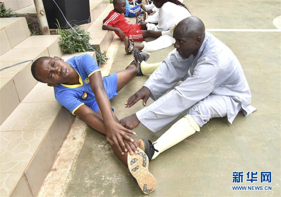 （國(guó)際&middot;圖文互動(dòng)）（8）通訊：&ldquo;我也曾混跡街頭，終于靠習(xí)武自立&rdquo;&mdash;&mdash;喀麥隆人姆巴的武術(shù)情緣