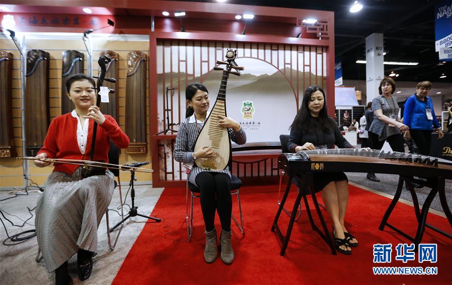 (國際·圖文互動)(3)通訊:中國樂器在美國樂器展上“奏響強音”