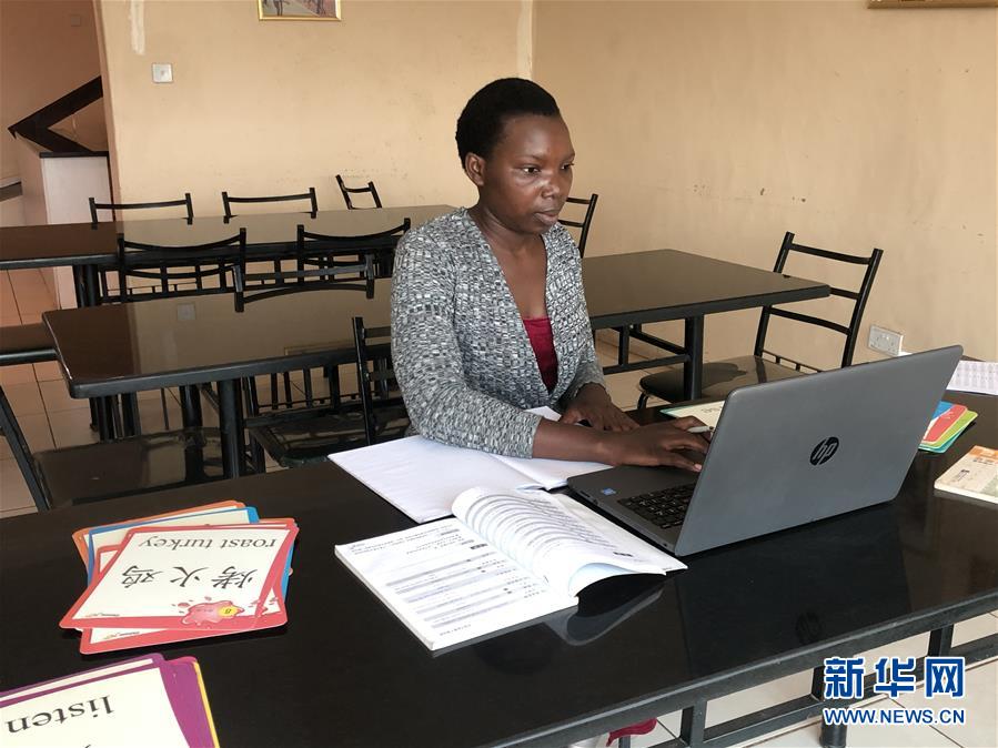 (海外抗疫故事·圖文互動)(3)通訊:疫情阻擋不了津巴布韋人學中文的熱情