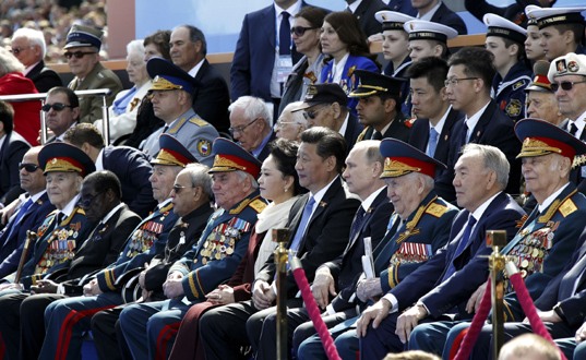 習(xí)近平出席俄羅斯紀(jì)念衛(wèi)國戰(zhàn)爭勝利70周年慶典