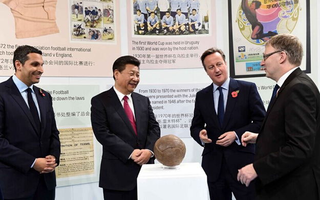 習近平參觀曼徹斯特城市足球學院