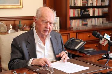 全球連線：中國共產(chǎn)黨帶領(lǐng)中國取得的成就前所未有&mdash;&mdash;訪塞浦路斯前總統(tǒng)喬治&middot;瓦西利烏