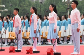 聽共青團(tuán)員和少先隊(duì)員的心聲：請黨放心，強(qiáng)國有我！