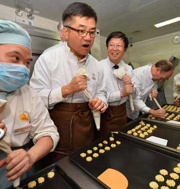 希望駱家輝好好做&ldquo;駐華大使&rdquo;