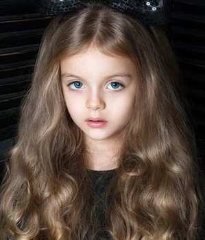 網上爆紅的外國&ldquo;蘿莉小模特&rdquo;